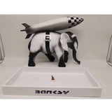 Sculpture de Banksy - Elephant Bomb