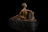 Statue en Bronze de Femme Nue Assise
