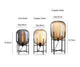 lampe design moderne sur pied couleur cognac et gris fumé