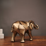 Sculpture Élephant avec Facettes Géométriques en Résine