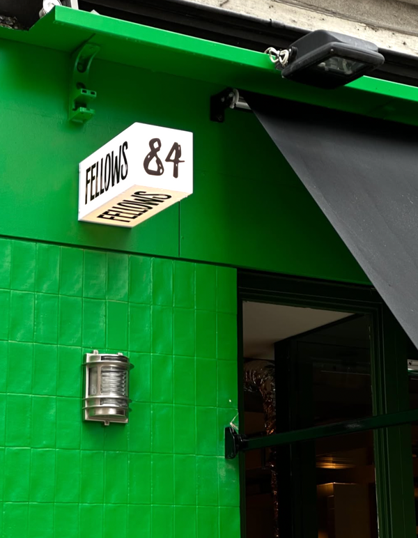 Fellow 84, Paris