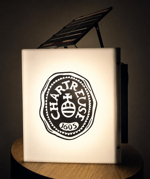 Enseigne drapeau lumineuse solaire et personnalisable avec votre logo, caisson avec télécommande