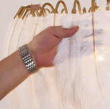 Colgante moderno de cristal y plumas blancas