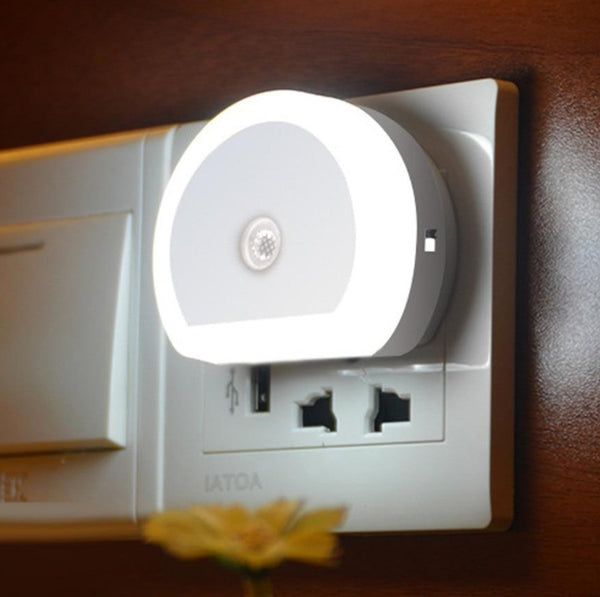 Veilleuse à Capteur de Lumière Secteur avec Double Port USB